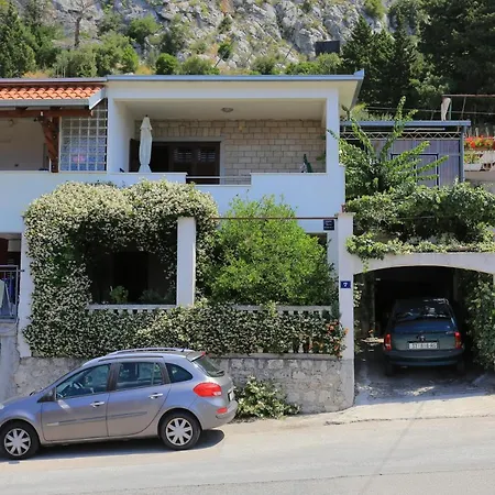 With A Parking Space - 18919 Omis